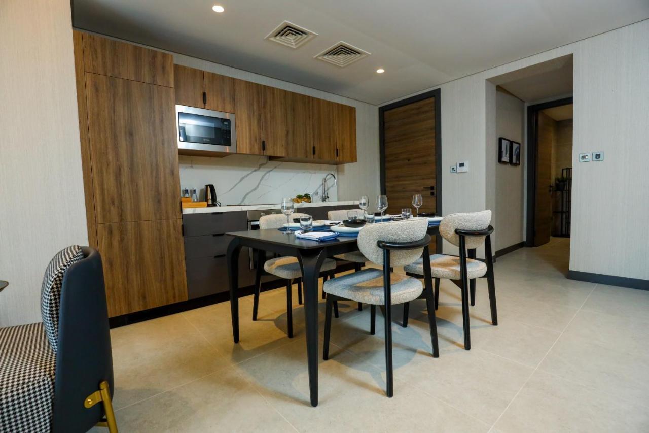 Hotel Charthouse Bahrain Manáma Exteriér fotografie A kitchen in a serviced apartment